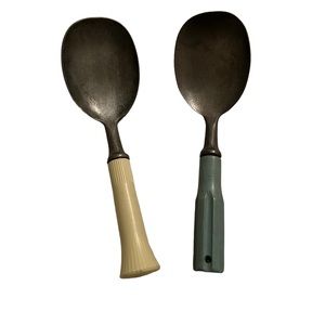 Vintage 1970s metal & plastic ice cream scooper spoons‎